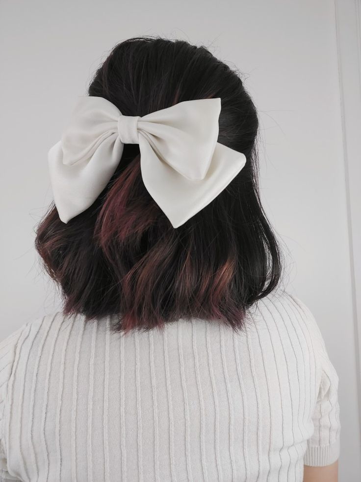 Short Hair Accessories, Tutorial Ideas, Short Brown Hair, Bridesmaid Hair Accessories, Bow Hairstyle, Ribbon Hairstyle, Hairstyle Tutorial, Penteado Cabelo Curto, Jolie Photo