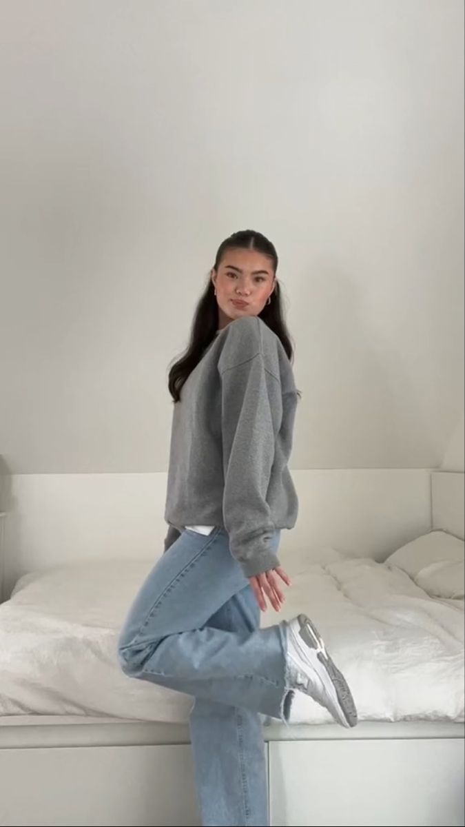 Cold Weather School Fits, School Outfits Minimalist, Winter Fits Inspo Aesthetic, Winter Outfits Basic Casual, Winter Outfits Elegant Cold, Simple Outfit Winter, Collage Winter Outfits, Aesthetic Outfits Easy, Winter Basics Outfit