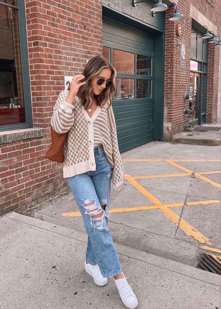 Pink Checkered Cardigan Outfit, Beige Cardigan Outfit Fall, Checkered Cardigan Outfit, Checker Cardigan, Layla Aesthetic, Beige Cardigan Outfit, Chunky Cardigan Outfit, Checkered Vans Outfit, Football Mom Outfit