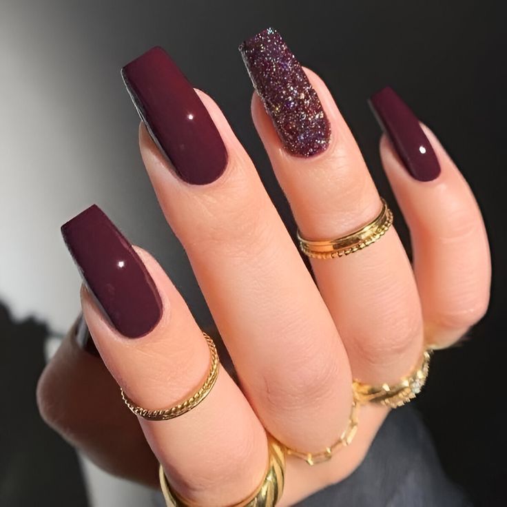 30 Breathtakingly Chic Burgundy Nails Perfect For Slaying Fall - Beauty, Fashion, Lifestyle and Trending Unghie Sfumate, Wine Nails, Maroon Nails, Orange Nails, Elegant Nails, Chic Nails, Short Acrylic Nails, Nail Arts, Best Acrylic Nails