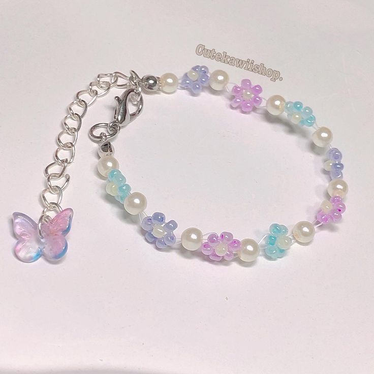 Pastel Bracelet, Butterfly Chain, Diy Beaded Rings, Bracelets Handmade Diy, Diy Jewelry Unique, Bead Charms Diy, Beaded Necklace Diy, Diy Bracelet Designs, Beads Bracelet Design