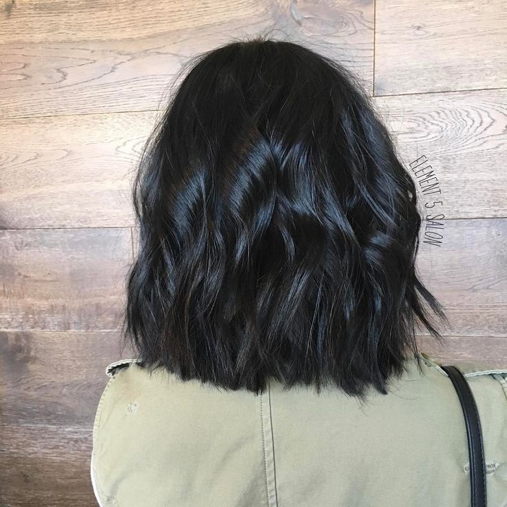 shiny black wavy lob Black Hair Lob With Curtain Bangs, Short Black Bob, Black Hair Short, Black Bob Hairstyles, Short Black Hair, Wavy Lob, Lob Hairstyle, Long Bob Hairstyles, Short Black Hairstyles