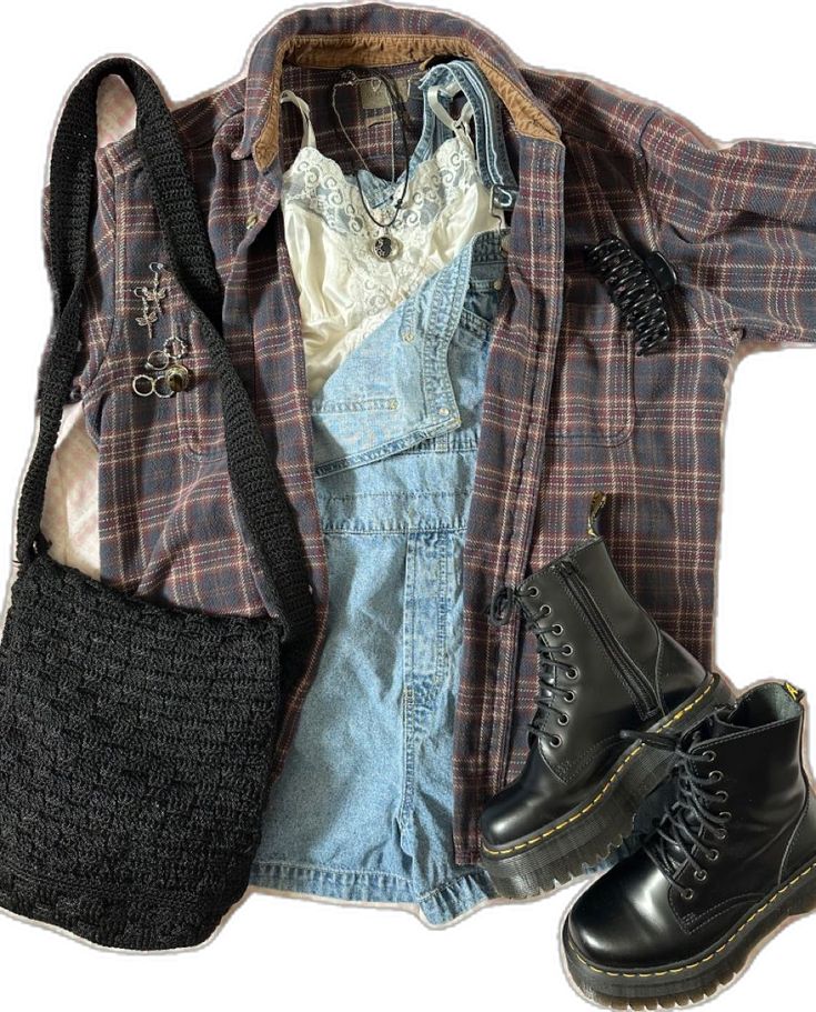 Flannel And Overalls, Fall Shortall Outfits, Cute Fall Outfits With Doc Martens, End Of Summer Beginning Of Fall Outfits, Flannel Inspo Outfit, Overalls Outfit Concert, Shortalls Outfit Aesthetic, Mac Demarco Concert Outfit, Concert Outfit Ideas Noah Kahan