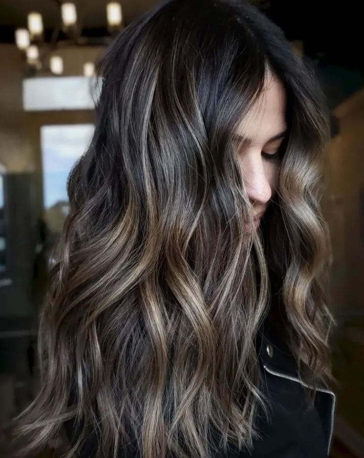 Brown Hair Subtle Highlights, Fitness Hairstyles, Color Hair Styles, Natural Dark Blonde, Spring Hair Trends, Highlights For Dark Brown Hair, Winter Hair Colors, Blonde Balayage Highlights, Brunette Hair With Highlights