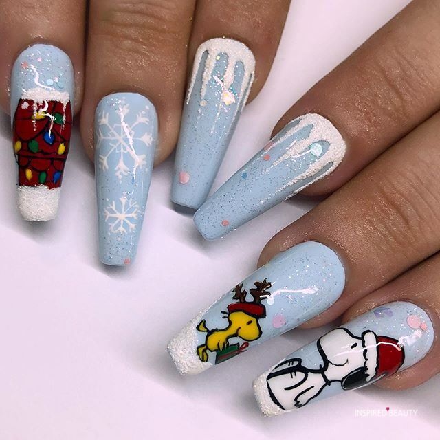 Snoopy Christmas Nail Art, Christmas Movie Nail Art, Cute Grinch Nails, Spongebob Christmas Nails, Peanuts Christmas Nails, Cute Character Nails, Home Alone Nails, Character Christmas Nails, Jack Skellington Christmas Nails