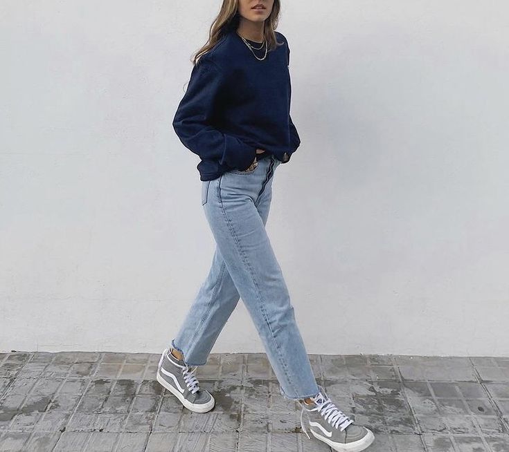 Vans Sk8 Hi Outfit, Sk8 Hi Outfit, Checkered Vans Outfit, Surfergirl Style, Sk8 Hi Vans, Look Legging, Jeans And Vans, Jeans Outfit Winter, Vans Outfit