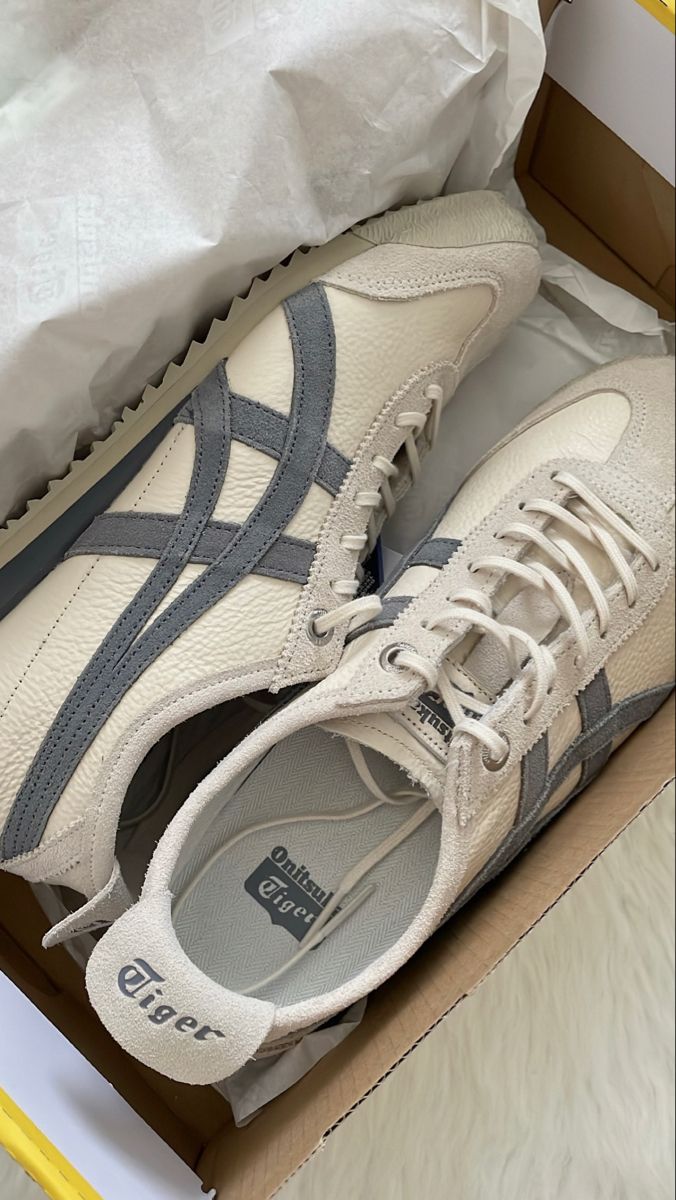 Shoe Wishlist, Onitsuka Tiger, Aesthetic Shoes, Shoe Inspo, Swag Shoes, Pretty Shoes, Dream Shoes, Trendy Shoes, Outfits Casuales