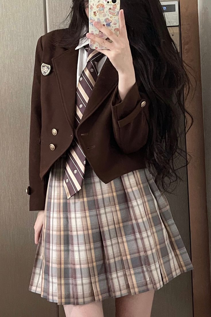 School Uniform Fashion, Fall Trend, Uniform Fashion, School Uniforms, Books Wattpad, Wattpad, Ootd, Skirt, Clothes