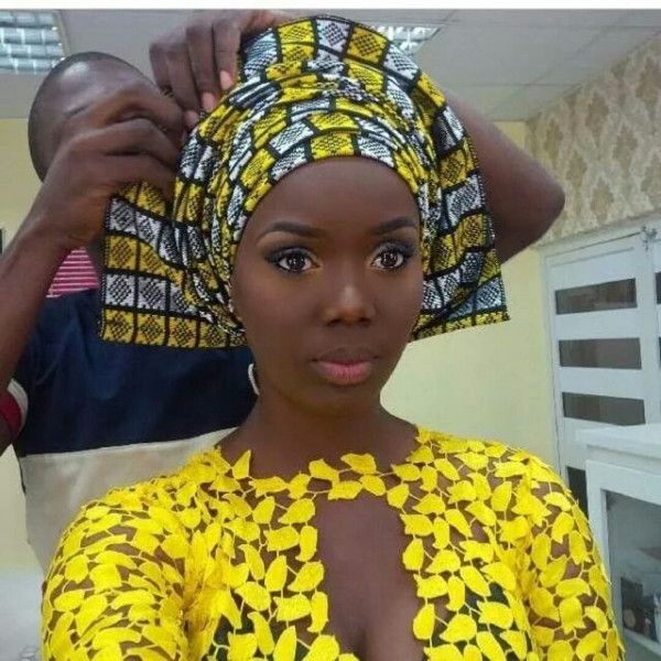 African Head Dress, African Hair Wrap, Afrocentric Fashion, Head Wrap Styles, Hair Wrap Scarf, Hair Scarf Styles, African Wear Dresses, Head Scarf Styles, African Head Wraps