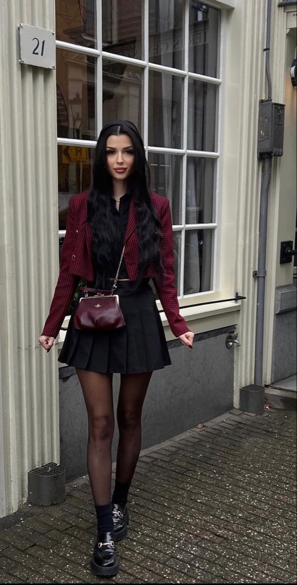 Burgundy Preppy Outfit, Casual 60s Outfits For Women, Preppy Alternative Style, Dark Feminine Style Casual, Dark Feminine Wardrobe, Persephone Outfit Aesthetic, Dark Preppy Outfits, Casual Dinner Outfits, Dinner Outfit Casual