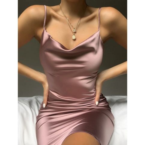 Temperament Solid Color Sling Sleeveless Dress sold by Fashionwomens101 on Storenvy Satijnen Blouses, Silk Party Dress, Mode Editorials, Tight Dress Outfit, Fest Outfits, Accessories Fashion, Trend Fashion, Satin Slip Dress, Cute Simple Outfits