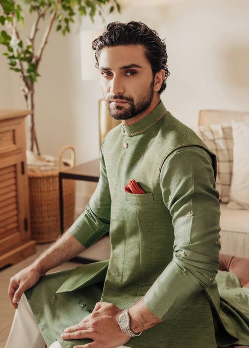 Sadaf Fawad Khan, Wedding Guest Men, Man Dress Design, Fawad Khan, Sherwani For Men Wedding, Wedding Kurta For Men, Engagement Look, Gents Kurta Design, Mehndi Dress