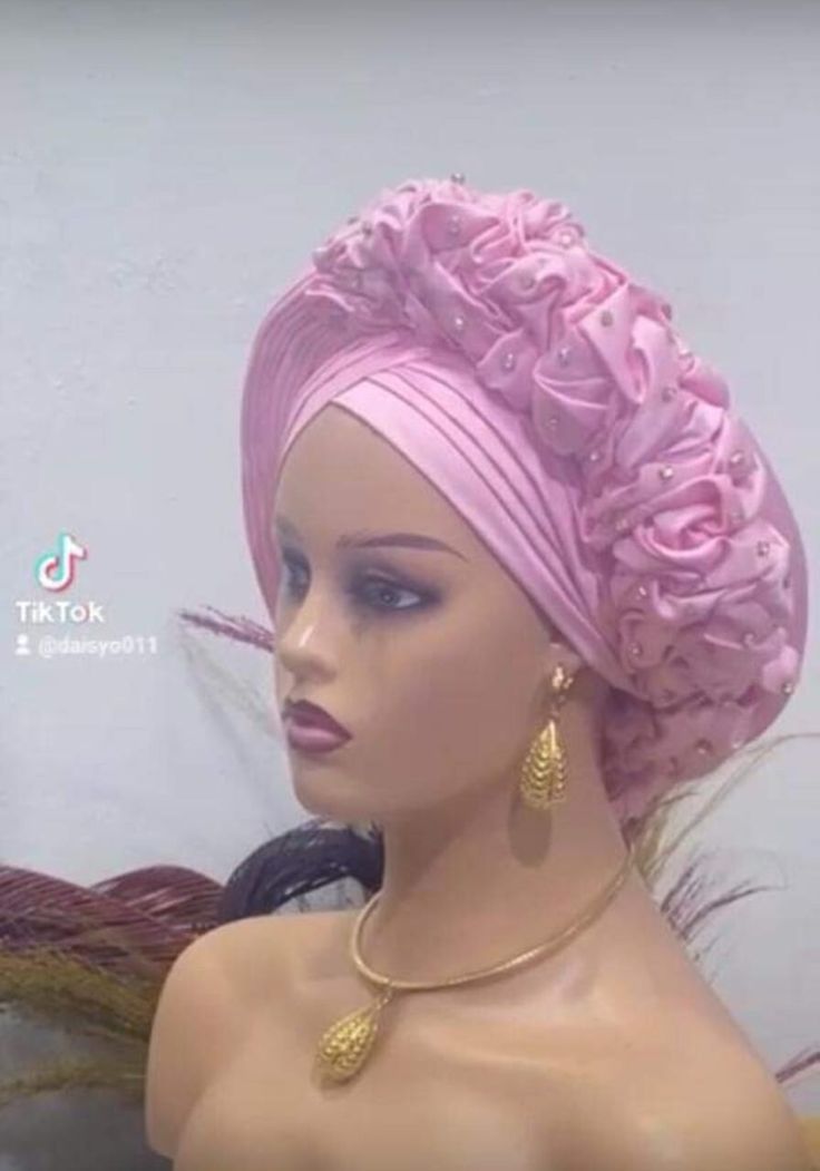 An elegant ladies damask Africa head gear/Auto gele.  Easy to fit on. Already made to fit all sort of head shapes. Good for all occasions.  Wedding s, naming ceremony, Christmas party, baby dedication, etc Vintage Hats For Women, Hats Outfit, Fascinator Hats Outfit, Ladies Dress Hats, Dinner Wear, Baby Dedication, African Head Wraps, Head Gear, Gold Digger