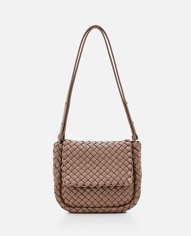 Bottega Veneta Bags, Unique Materials, Mom Style, Luxury Retail, Lambskin Leather, Luxury Fabrics, Luxury Boutique, Small Bags, Beautiful Things