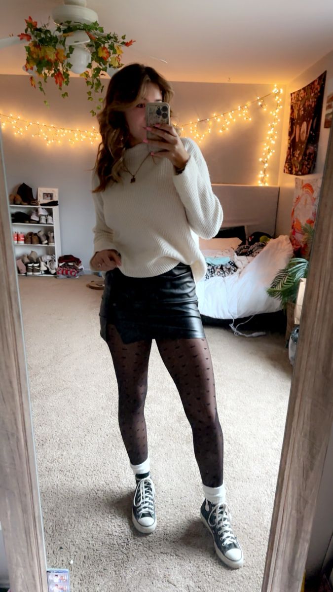 Sweater, mini skirt, and heart tights. Heart Tights Outfit, Tights And Shorts, Sweater Mini Skirt, Heart Tights, Concert Fits, Tights Outfit, 2024 Fashion, Fall Winter Outfits, Winter Outfit