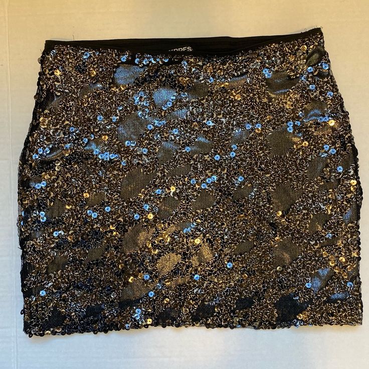 Express Sequin Mini Black Skirt Sz Xs Nwt Glamorous Black Mini Skirt For Party, Sequin Stretch Mini Skirt For Club, Stretch Sequin Mini Skirt For Club, Sequined Stretch Mini Skirt For Club, Glamorous Black Stretch Mini Skirt, Fitted Mini Skirt For Club And Party Season, Trendy Black Mini Skirt For Party Season, Glamorous Black Mini Skirt For Party Season, Winter Sequin Skirt For Night Out