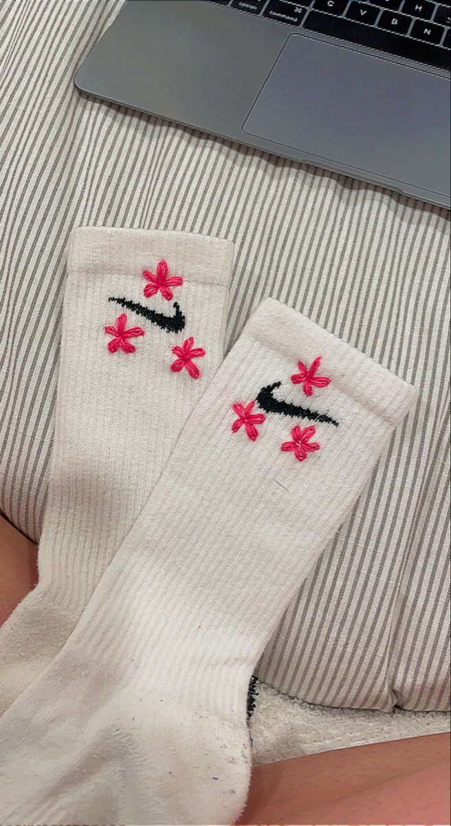 Nike Socks Embroidery, Socks Embroidery, Embroider Ideas, Embroidered Socks, Cute Nike Outfits, Diy Embroidery Designs, Embroidered Roses, Diy Embroidery Patterns, Nike Socks