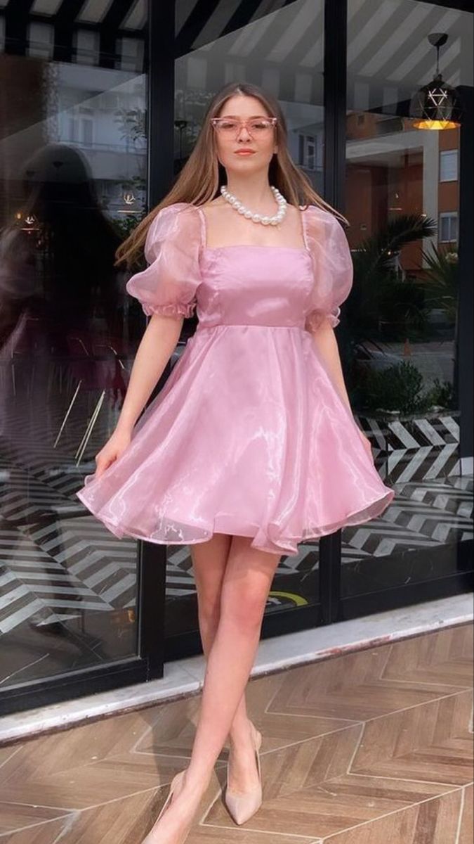 Birthday One Piece Dress, Organza Skirt And Crop Top Western, Bd Dress Ideas, Birthday Dresses Teenage Girl, Birthday Outfit Frock, Bday Dresses For Teens, Birthday Dress Ideas For Teens, Mini Frocks For Women, Vestido Rosado Outfit