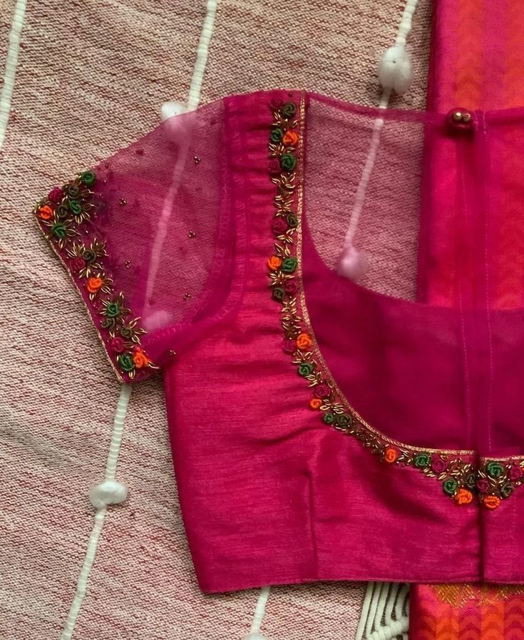 Pink Blouse Designs, Blouse Maggam Work, Netted Blouse Designs, Blouse Designs High Neck, Latest Bridal Blouse Designs, Brocade Saree, Maggam Work Blouse, Latest Blouse Designs Pattern, Sari Design