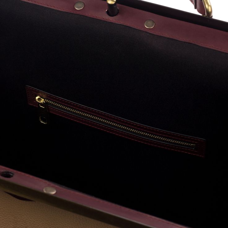 Doc II Bag - Q by QS Burgundy Paint, Engraved Initials, Doctor Bag, Document Holder, Contemporary Luxury, Protective Packaging, Stylish Bag, Gold Coast, Weekender Bag