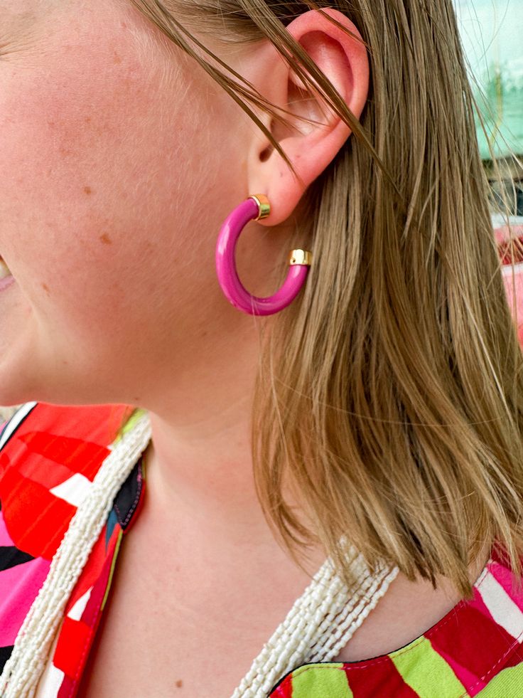 Elevate your style with our mini 1-inch Hoo Hoops Minis-Orchid! These lightweight and colorful earrings are sure to make a statement, adding a pop of personality to any outfit. Crafted in Nashville by women-owned fashion jewelry brand Hoo Hoops, these hoops are comfy enough for all-day wear. Hoo yeah! Chic Small Hoop Pink Jewelry, Chic Small Pink Hoop Earrings, Chic Pink Small Hoop Earrings, Chic Small Pink Hoop Jewelry, Chic Small Hoop Earrings For Summer, Chic Small Hoop Summer Earrings, Trendy Earrings For Spring, Spring Pink Hoop Earrings, Everyday Spring Earrings