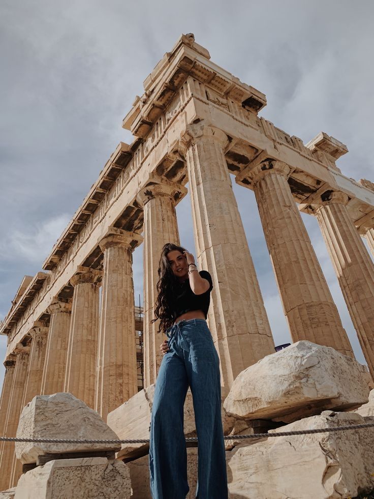 Best & Aesthetic Europe Travel Outfits Ideas Acropolis Picture Ideas, Acropolis Photo Ideas, Greece Pics Ideas, Athens Greece Picture Ideas, Greece Pose Ideas, Athens Greece Instagram Pictures, Athens Picture Ideas, Athens Greece Photo Ideas, Acropolis Greece Outfit