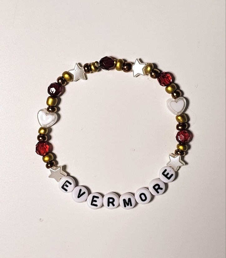 Taylor Friendship Bracelet, Eras Tour Bracelet Ideas, Eras Bracelet, Eras Tour Friendship Bracelets, Swift Bracelet, Swift Friendship Bracelets, Taylor Swift Friendship Bracelets, Eras Bracelets, Friendship Bracelets Ideas