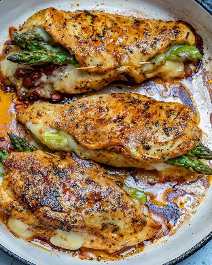 chicken breast stuffed with asparagus Asparagus Stuffed Chicken, Asparagus Stuffed Chicken Breast, Stuffed Chicken Breast, Chicken Asparagus, Healthy Fitness Meals, Resep Diet, Chicken Breast Recipes Healthy, Breast Recipe, Recipe Chicken