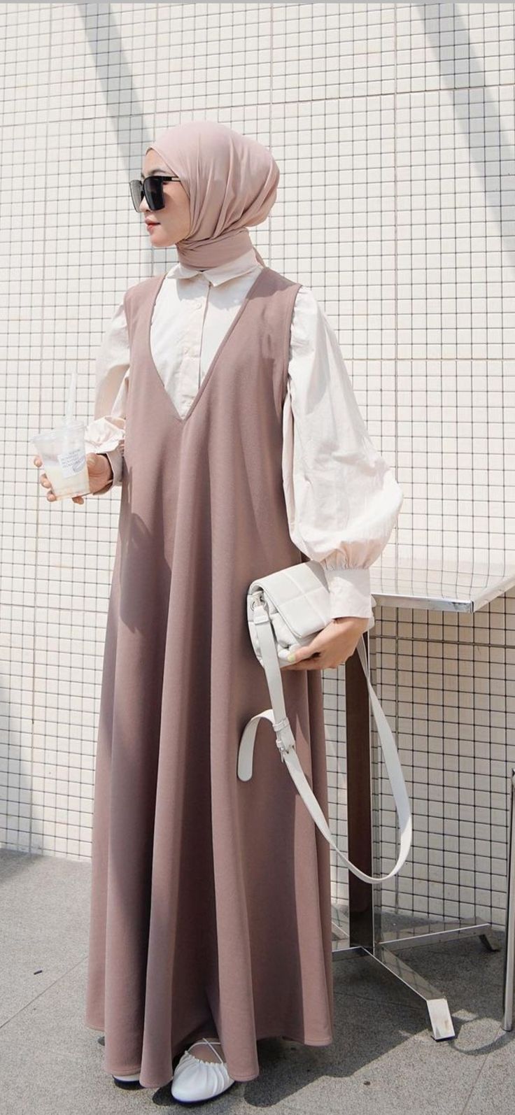 Muslim Fashion Dress Modern, Stile Hijab, Modest Fashion Hijab, Muslim Fashion Hijab Outfits, Muslim Outfits Casual, Hijabi Fashion Casual, Muslim Women Fashion, Muslim Fashion Hijab, Modesty Fashion