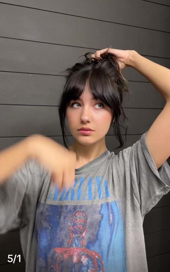 Middle Part Face Framing Bangs, Hair Up With Bangs Fringes, New Bangs Hair, Haircuts Good For Round Face, Bangstyle Hair Long Big Forehead, Long Thick Bangs, Short Haircut For Big Forehead For Women, Face Frame For Round Face, Short Hair Fringe Bangs Round Face