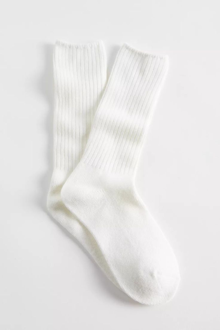 Diana Chunky Crew Sock | Urban Outfitters Camp Socks, Ugg Coquette, Ugg Scuffette, Ugg Tasman Slippers, Branded Outfits, Cute Pajama Sets, Cozy Accessories, Ugg Classic Mini, Striped Beanies