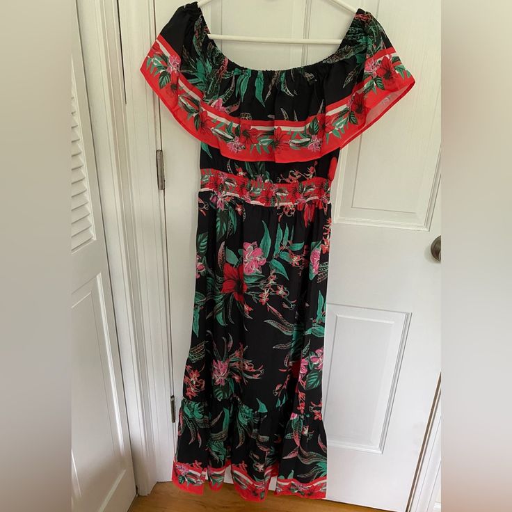 New In Bag -Colleen Lopez Size Small Off The Shoulder Tropical Flounce Dress, Rouched Waist, Black, Red, Green L45.5” Pit To Put 19” Red Off-shoulder Maxi Dress With Floral Print, Red Floral Print Off-shoulder Maxi Dress, Black Off-shoulder Maxi Dress For Vacation, Casual Black Off-shoulder Maxi Dress, Black Sleeveless Holiday Dress, Black Off-shoulder Maxi Dress With Floral Print, Red Off-shoulder Maxi Dress For Vacation, Casual Floral Print Midi Dress For Holiday, Black Summer Holiday Dresses