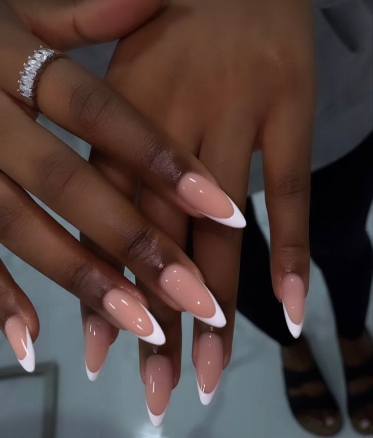 Classy Almond Nails, Ombre Acrylic Nails, French Tip Acrylic Nails, Work Nails, Short Square Acrylic Nails, Short Acrylic Nails Designs, Best Nails, Oval Nails, Girls Nails