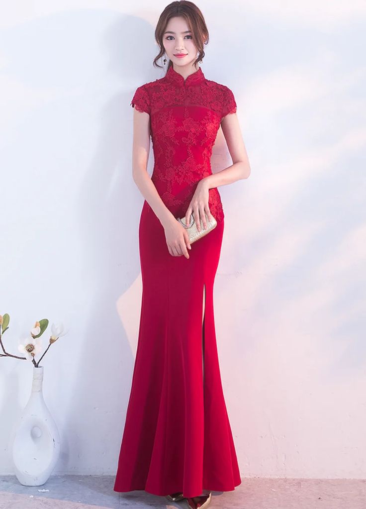 Chinese Gown Modern, Cheongsam Modern Dress, Simple Engagement Dress, Qipao Gown, Chinese Dress Modern, Modern Chinese Dress, Tea Ceremony Dress, Chinese Gown, Red Silhouette