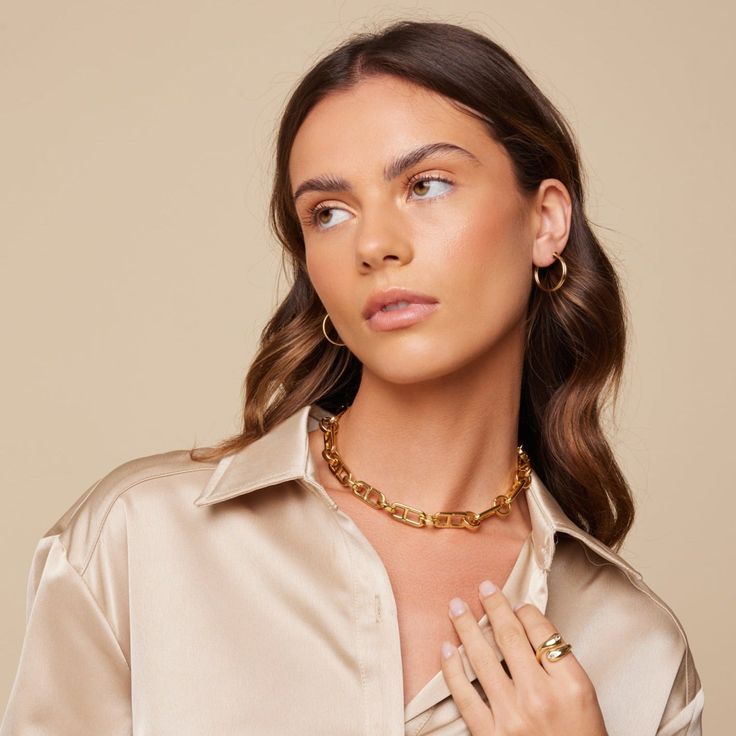 Slay the scene in the Royce necklace, an essential piece for any modern wardrobe. Show off the the reversible style for double the fun—you’ll be a knockout either way! Wear alone or layer on the looks. 14kt gold-plated chain with spring clap closure. Reversible. Measures approximately 16” FINAL SALE Chic Yellow Gold Toggle Necklace Gift, Chic Everyday Toggle Necklace With Paperclip Chain, Chic Toggle Necklace With Paperclip Chain For Everyday, Minimalist Gold Plated Toggle Necklace, Chic Gold Toggle Necklace For Gift, Chic Gold Toggle Necklace With Paperclip Chain, Gold Toggle Necklace With Paperclip Chain, Gold Chic Toggle Necklace With Paperclip Chain, Adjustable Chain Necklace For Workwear