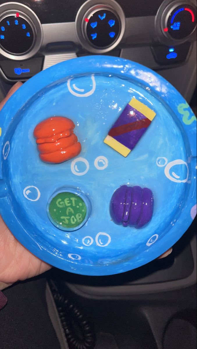 SpongeBob, pretty Pattie's, glossy finish, chocolate, bubbles, ashtray, soup, clay art, resin and acrylic paint Clay Spongebob, Spongebob Clay Tray, Polymer Clay Ashtray, Spongebob Ashtray, Spongebob Sculpture, Art Spongebob, Spongebob Washing Dishes, Dry Clay Ideas, Air Dry Clay Ideas