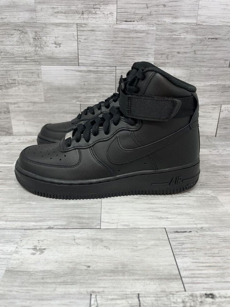 Airforce Hightop Outfits, Nike Air Force 5, High Top Black Air Forces, Black High Top Air Force 1, Black Nike Air Force 1 Outfit Woman, Black Shoes Sneakers Women, Air Force Noir, Black Air Force 1 Outfit, Air Force 1 Noir