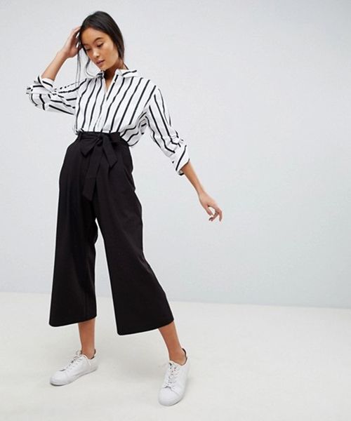 Culottes And Striped Shirt Culotte Outfit, Interesting Dresses, Thursday Outfit, Culottes Outfit, Colleen Atwood, Culotte Style, White Outfits For Women, Minimalist Moda, Simple Office