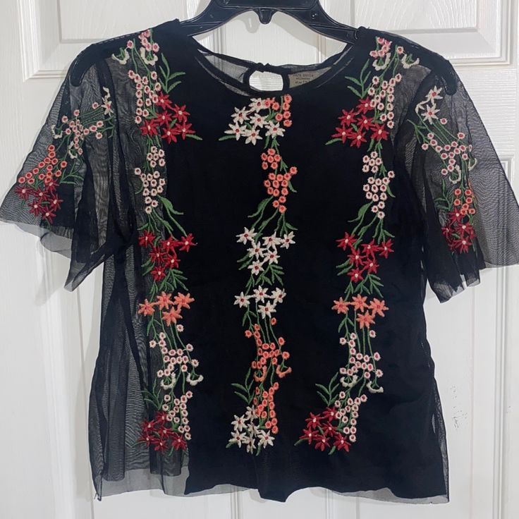 New With Tags! Beautiful Flower Embroider Details Cute Black Short Sleeve Blouse, Cute Black Spring Blouse, Spring Black T-shirt With Floral Print, Cute Black Floral Print Tops, Spring Floral Embroidered Short Sleeve Tops, Black Short Sleeve Tops For Spring, Zara Black Floral Print Blouse, Zara Black Blouse With Floral Print, Black Crew Neck Shirt For Spring