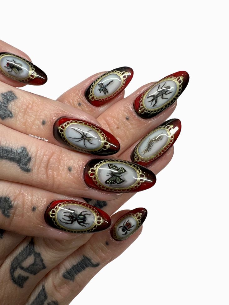 Handpainted bug entomology frame nails Victorian Nails Aesthetic, Silence Of The Lambs Nails, Oddity Nails, Eye Ball Nails, Italian Nails Trends, Bug Nail Art, Pretty Poison, Vampire Nails, Witchy Nails