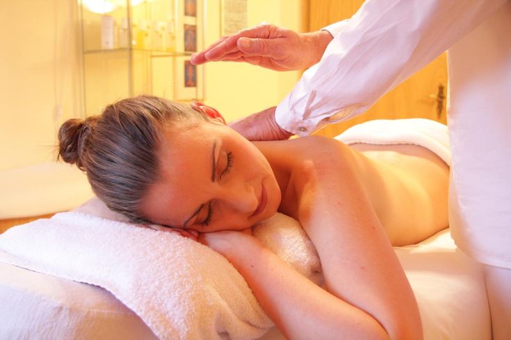 How To Relax After Work - Afam Uche Massage Therapy Business, Bolesti Chrbta, Endocannabinoid System, Swedish Massage, Getting A Massage, Massage Benefits, Thai Massage, Natural Therapy, Massage Techniques