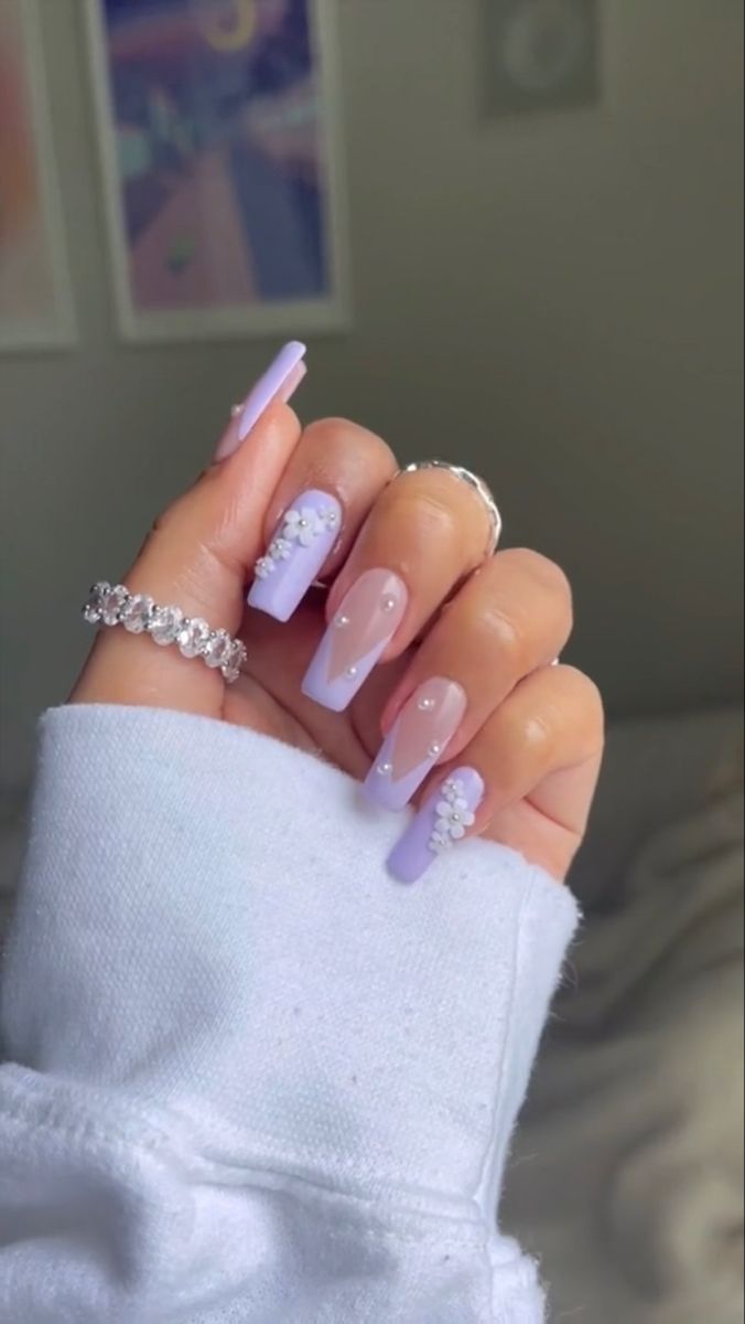 Sweet 16 Nails, Light Purple Nails, Quince Nails, Quinceanera Nails, Lilac Nails, Purple Acrylic Nails, Romantic Nails, Purple Nail Designs, Lavender Nails