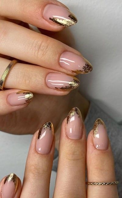 Rose Gold Leaf Nails, French Nail With Gold, Rose Gold French Nails, Glitter Nails Almond Shape, Rose Gold French Tip Nails, Gold Pink Nails, Gold And Pink Nails, Rose Gold Glitter Nails, Nails With Rose Gold