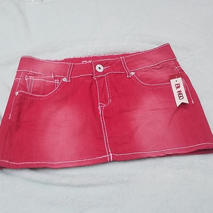 Nwt, Size 7 Juniors, Red Jean Skirt With White Trim. Trendy Red Skort, Red Casual Mini Skort, Casual Red Mini Skort, Red Stretch Mini Skirt For Spring, Red Casual Mini Length Skort, Red Cotton Skort, Trendy Red Mini Bottoms, Trendy Red Stretch Mini Skirt, Trendy Red Mini Length Bottoms