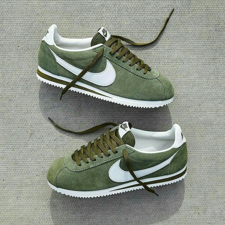 Nike Cortez Shoes, Cortez Shoes, Stile Casual Chic, Basket Nike, Nike Classic Cortez, Classic Cortez, Baskets Nike, Nike Classic, Cute Nike Shoes