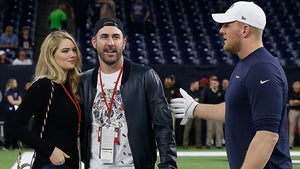 1121-Kate_Upton_Justin_Verlander_Houston_Texans_Game_Getty-Photos-primary-v2