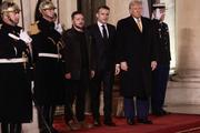 Volodymyr Zelensky, Emmanuel Macron et Donald Trump, lors de leur rencontre à l’Elysée, à Paris, le 7 décembre 2024.