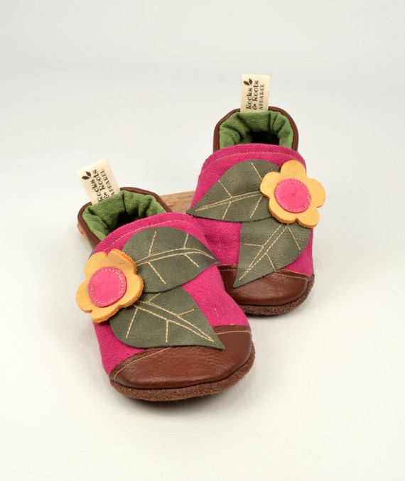 Canvas and Leather toddler moccasin with flower and two leaves. Classic, Pixie Pink // 6-12 // 12-18 // 18-24 months