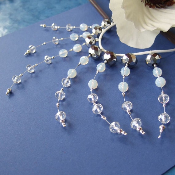 White and pewter crystal glass beaded collar necklace Silver Spray