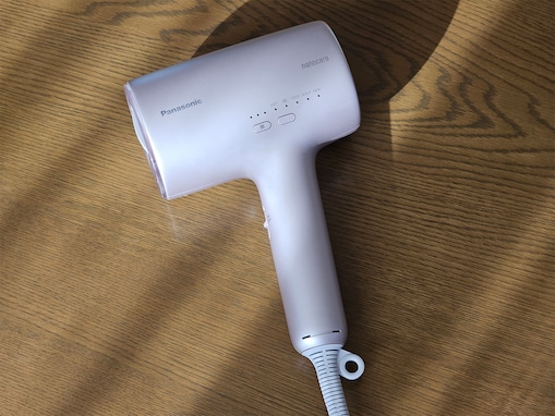 【Amazonで買ってよかった】かわいい見た目でしっかり高機能！ パナソニック「ヘアドライヤー」の魅力を編集部員に聞いた